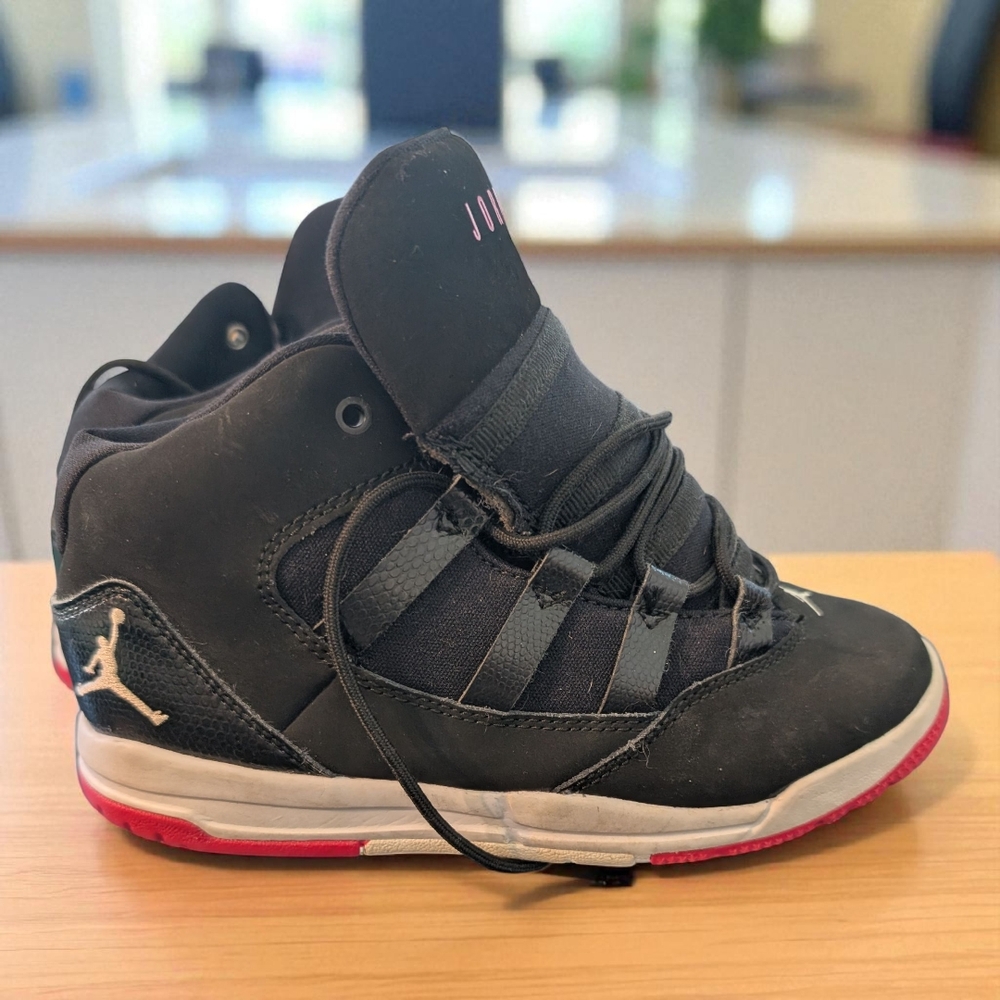 Nike Kids Black and Pink Sneakers